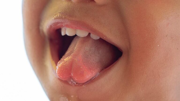 Saliva: qué es, para qué sirve, cuánta hay que tener y qué pasa si no producimos suficiente
